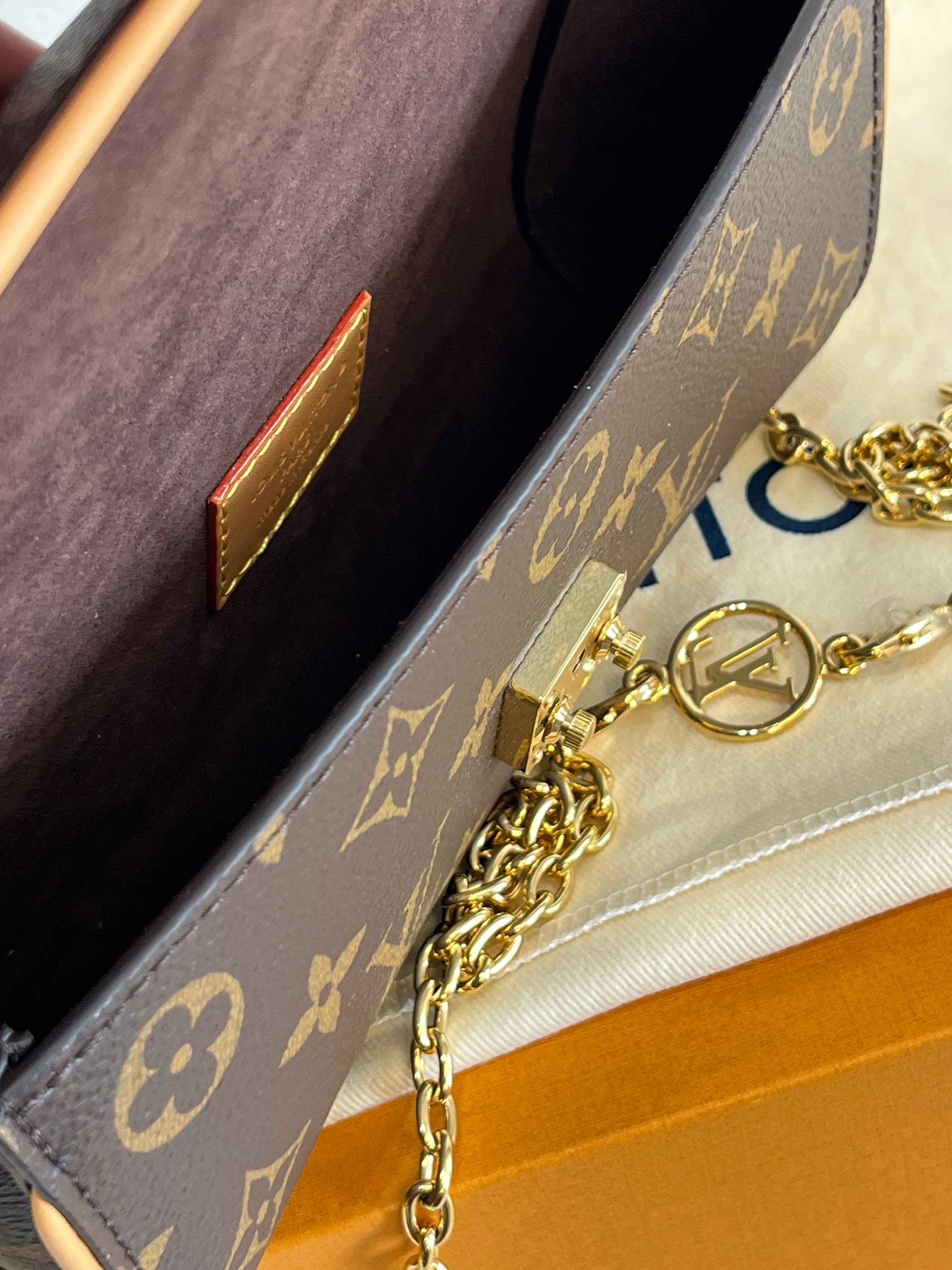 Louis Vuitton Pochette Camille