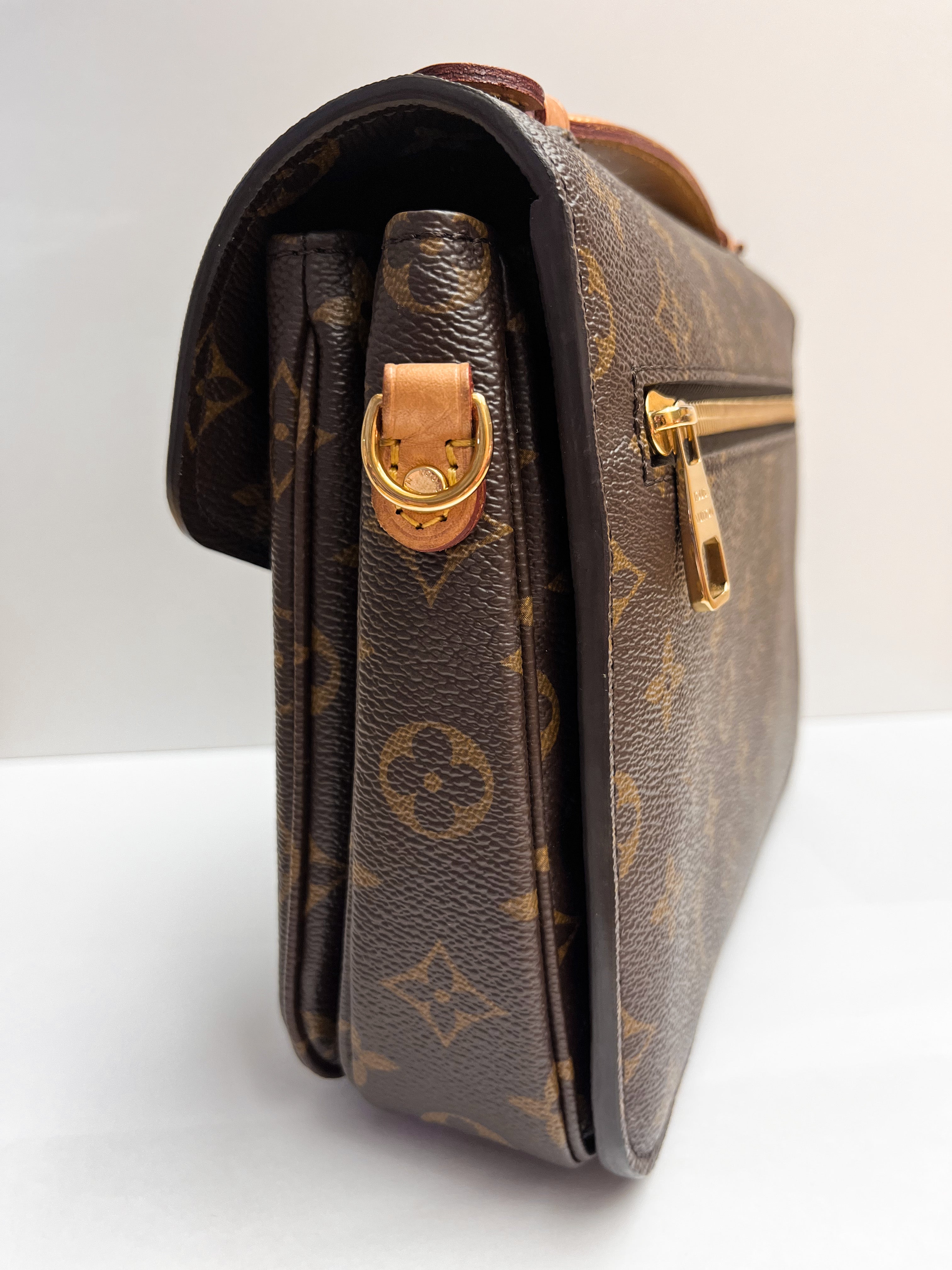 Louis Vuitton Monogram Pochette Metis