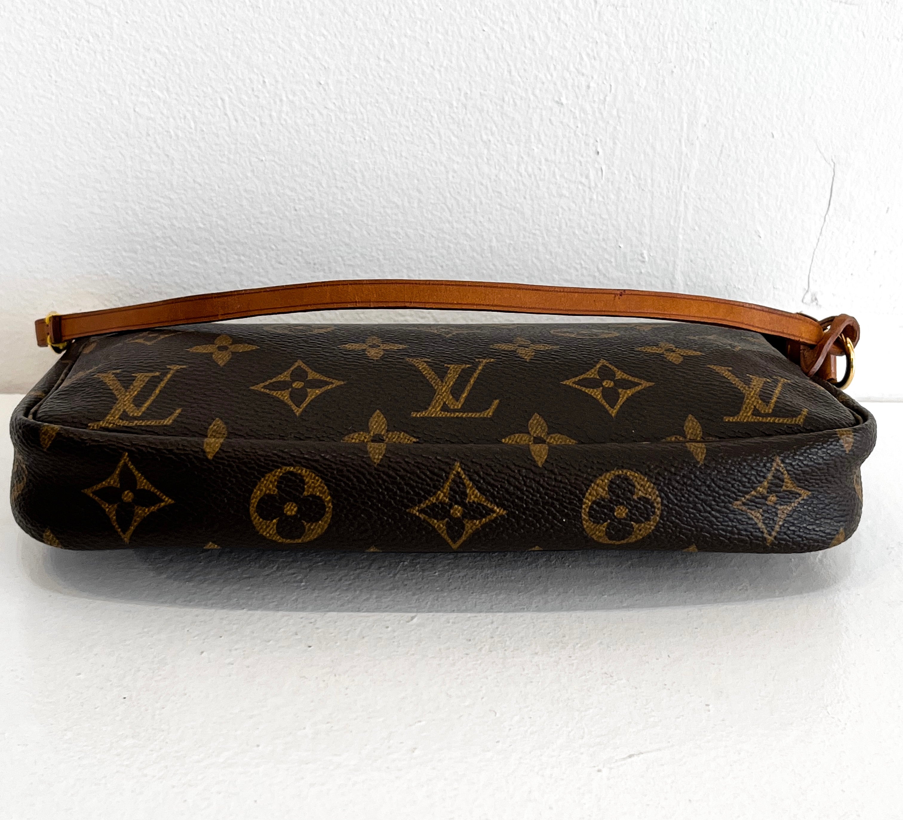Louis Vuitton Monogram Canvas Pochette Accessoires