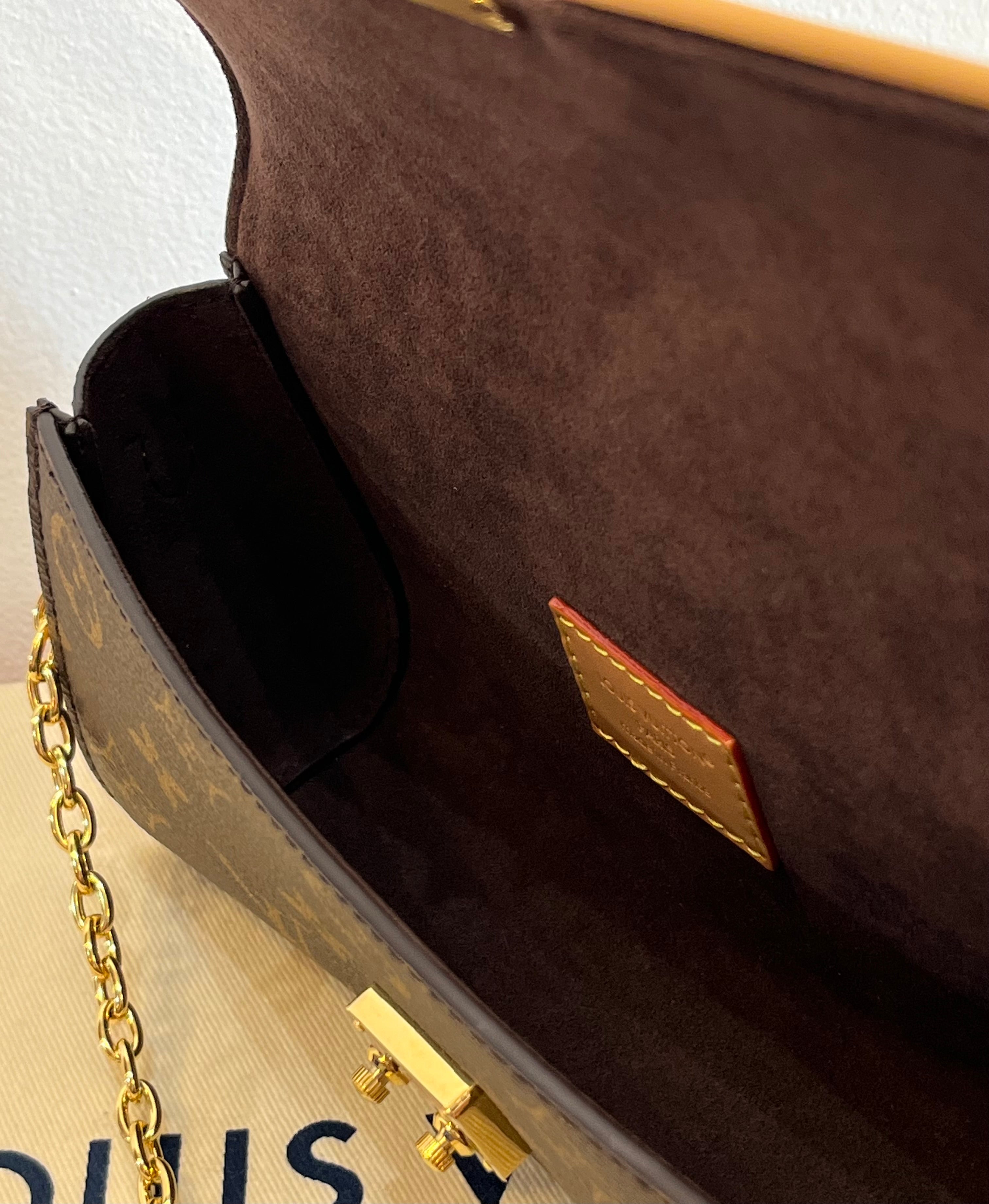 Louis Vuitton Pochette Camille