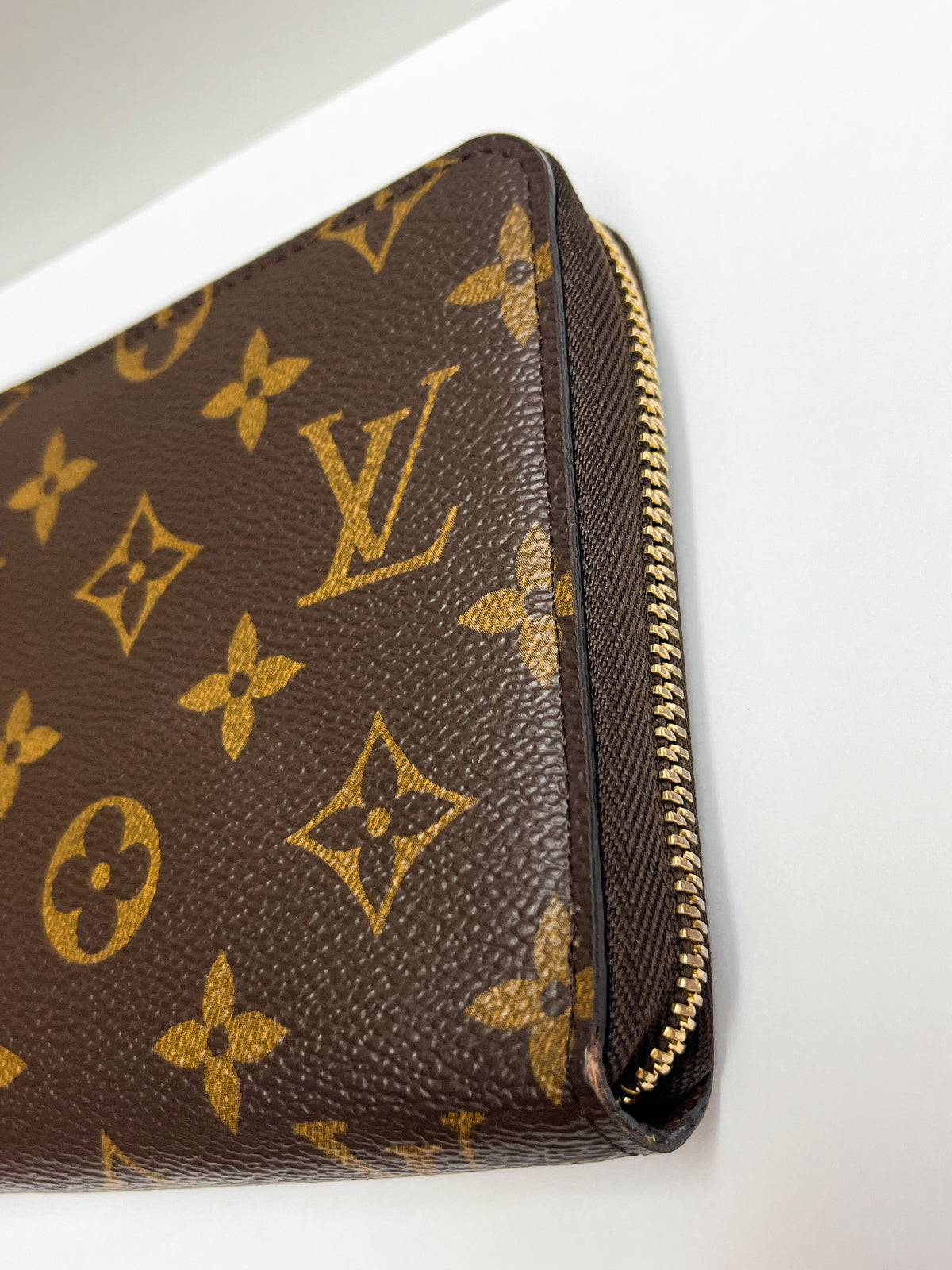 Louis Vuitton Monogram Zippy Organizer Wallet