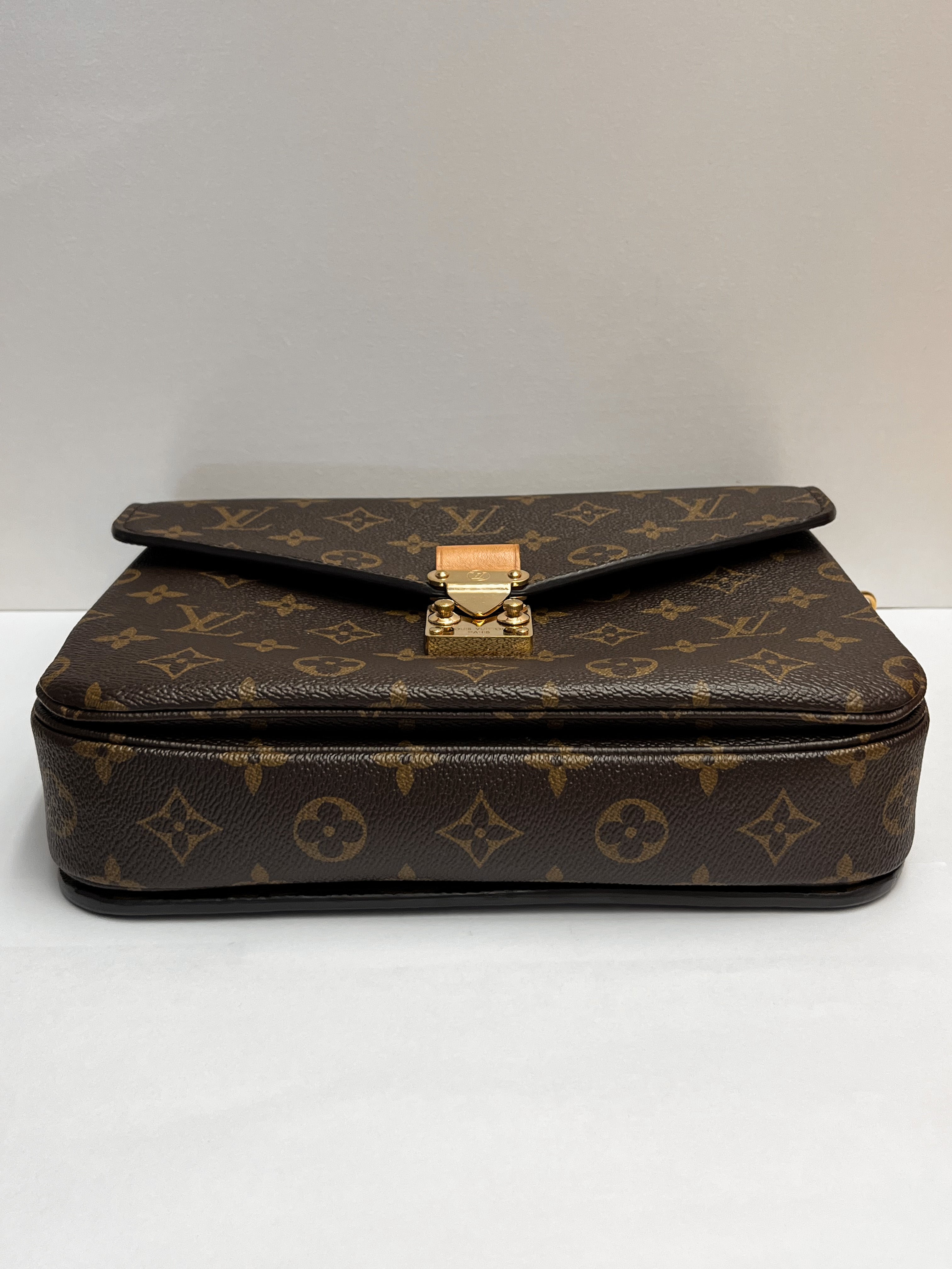 Louis Vuitton Monogram Pochette Metis