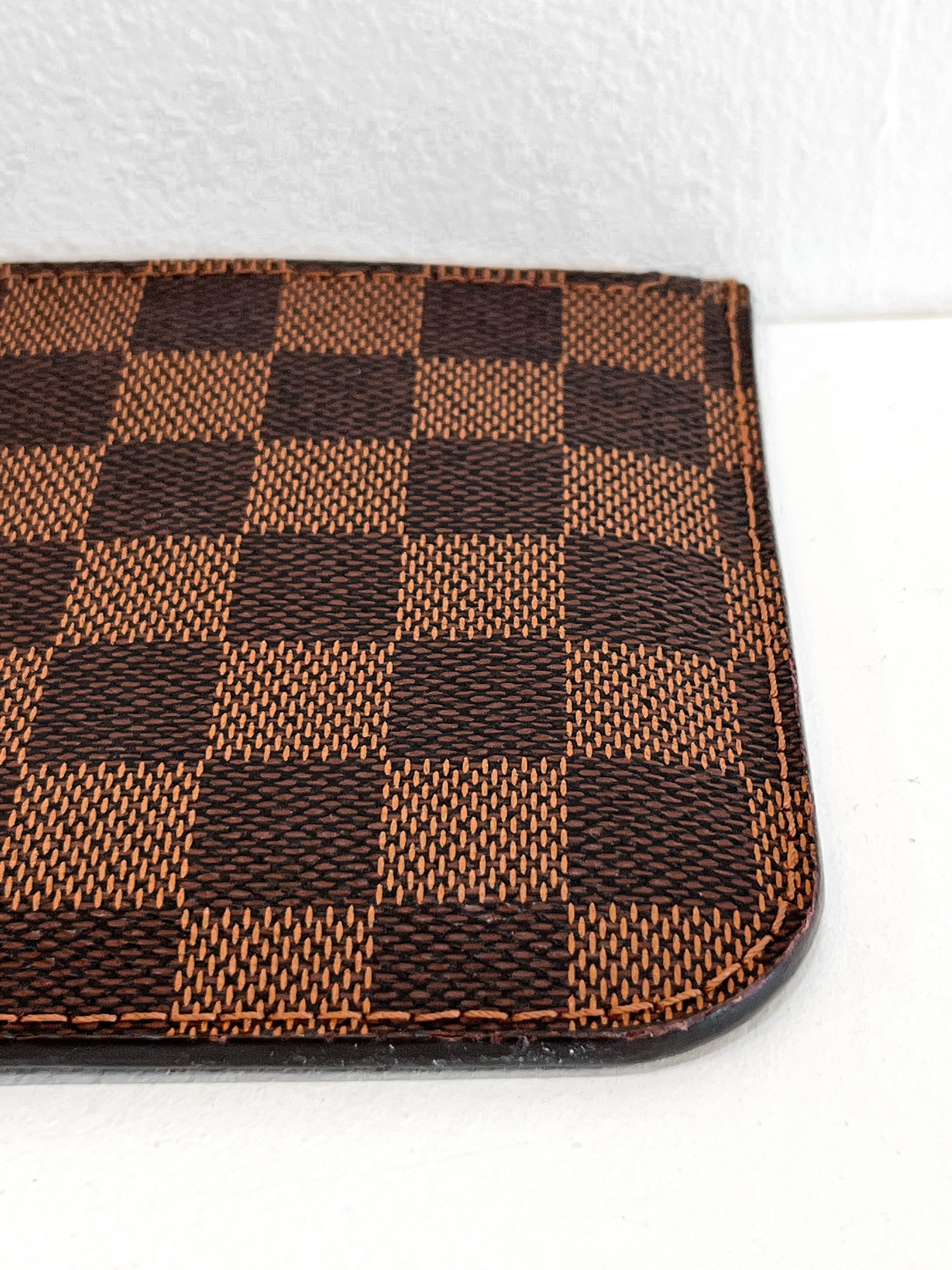 Louis Vuitton Damier Ebene Neverfull PM Pochette