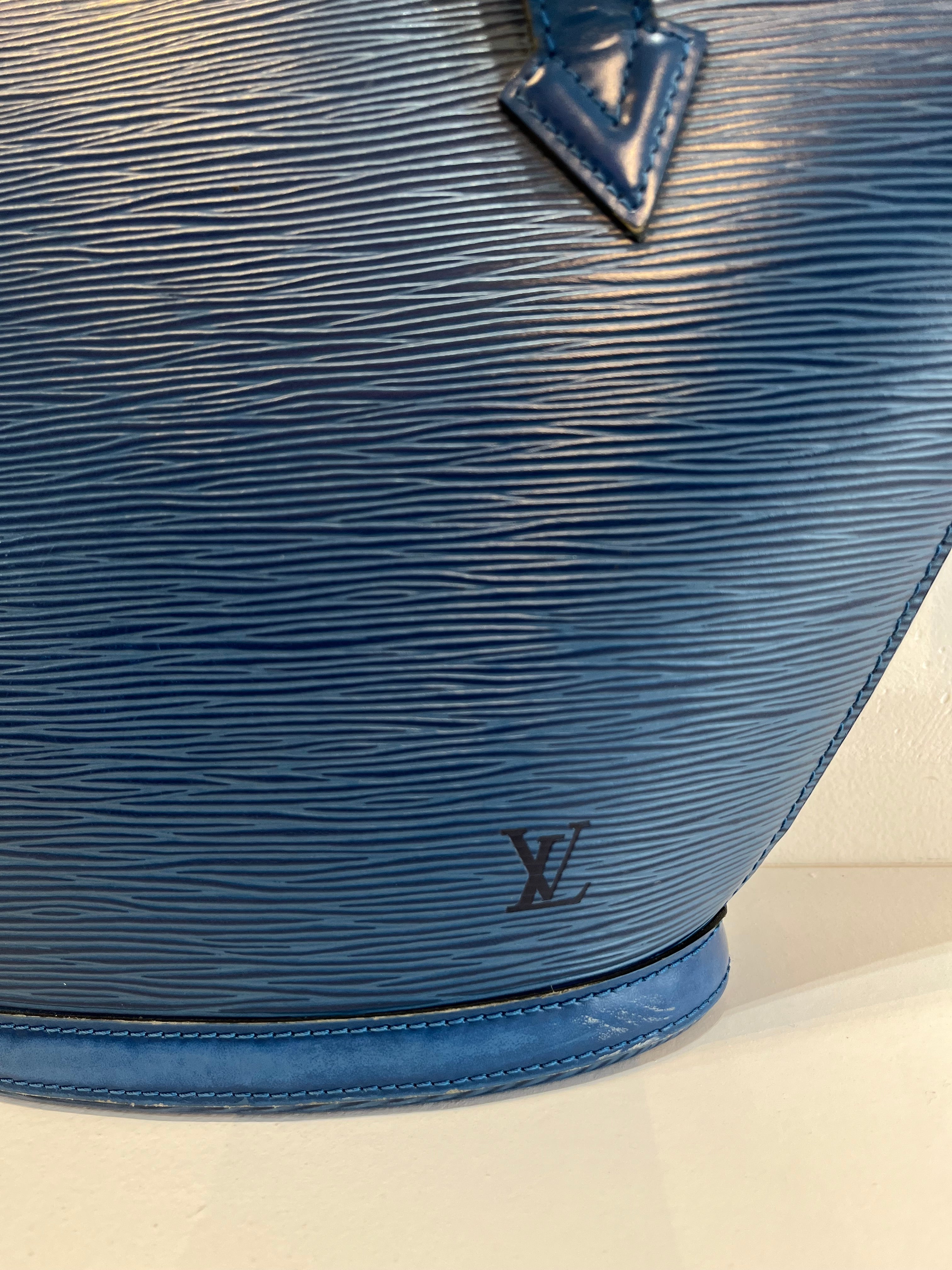 Vintage Louis Vuitton Epi Saint Jacques