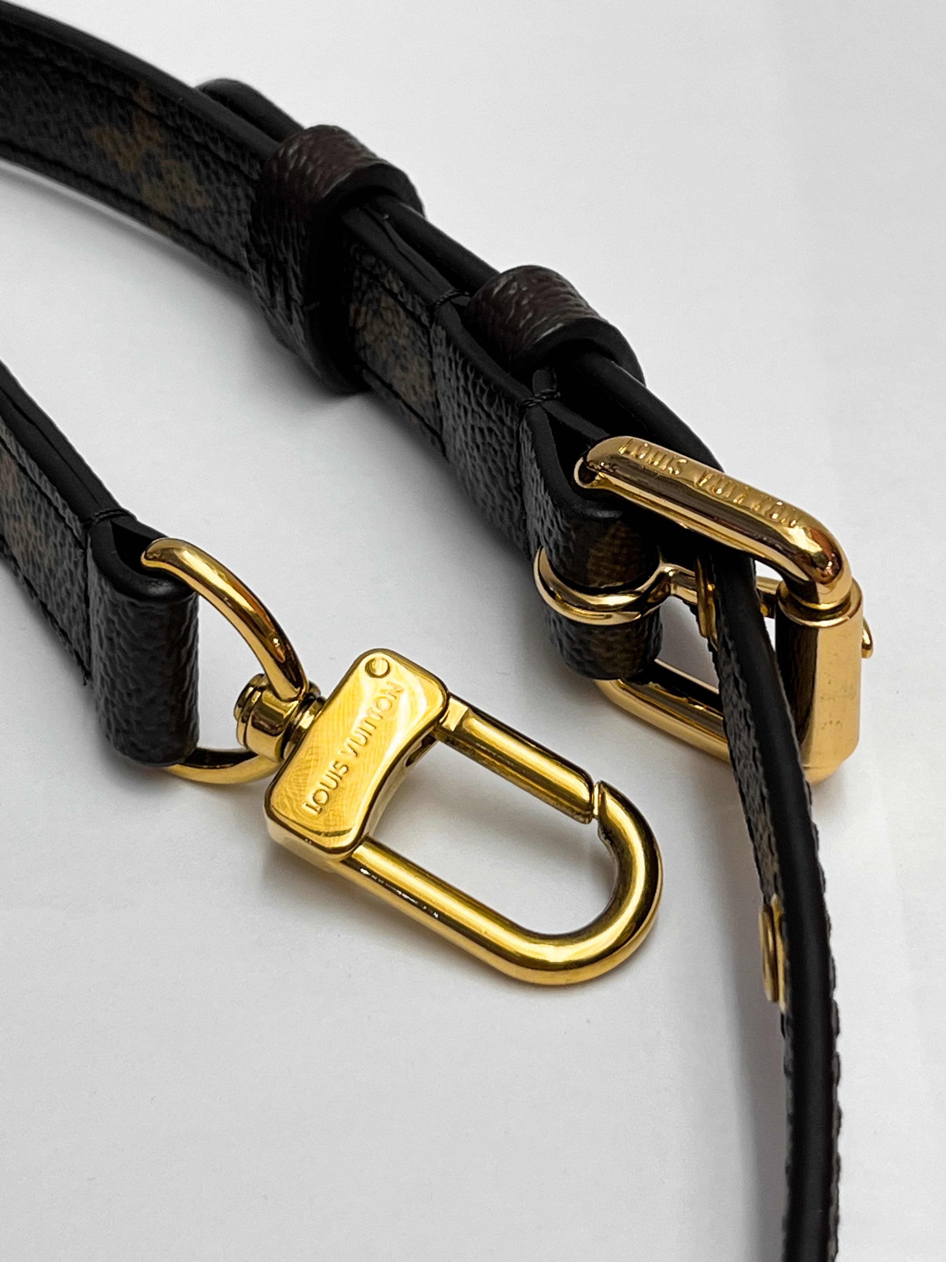 Louis Vuitton Monogram Pochette Metis