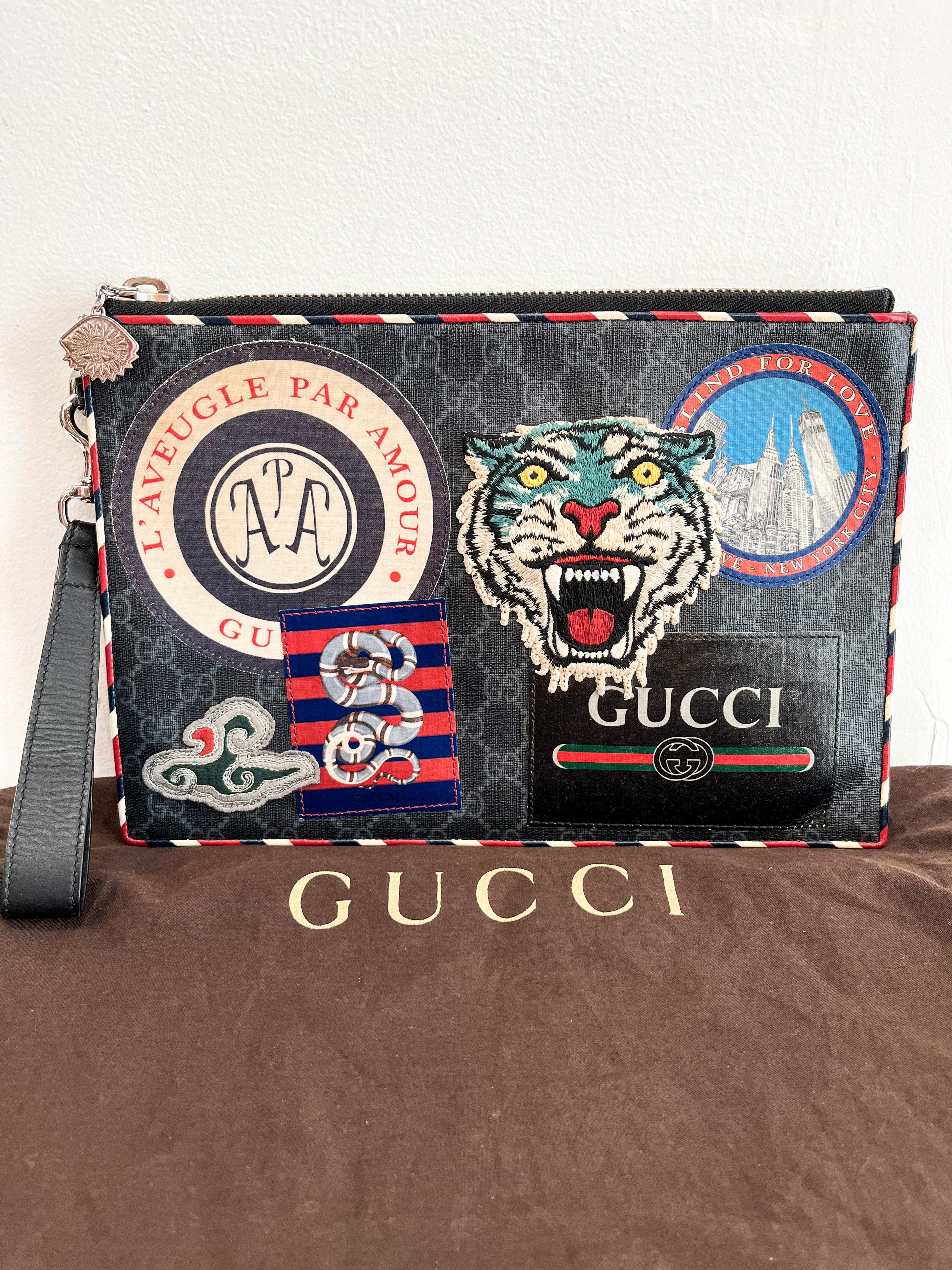 Gucci Night Courier GG Supreme Pouch