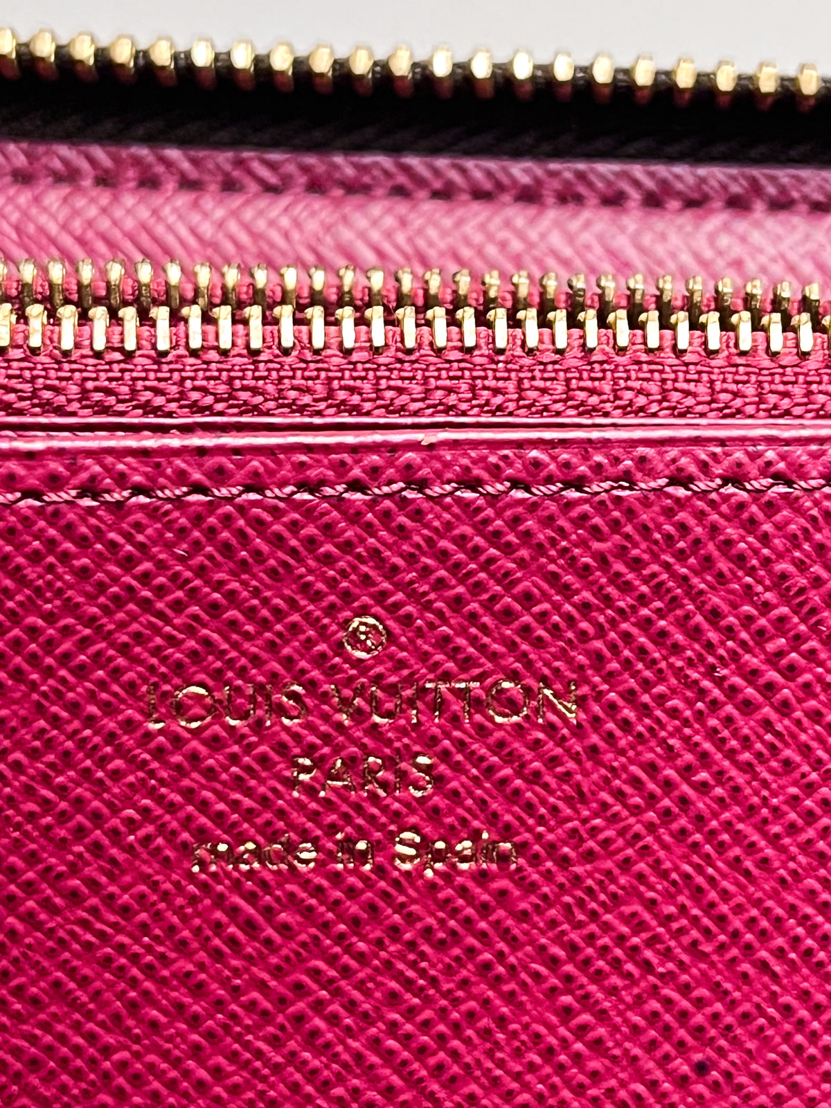 Louis Vuitton Monogram Zippy Wallet