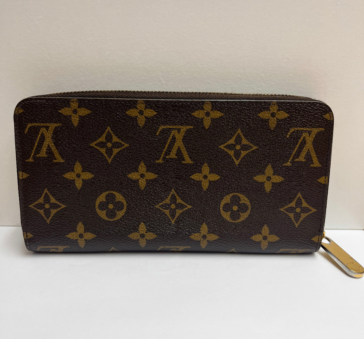 Louis Vuitton Monogram Zippy Wallet