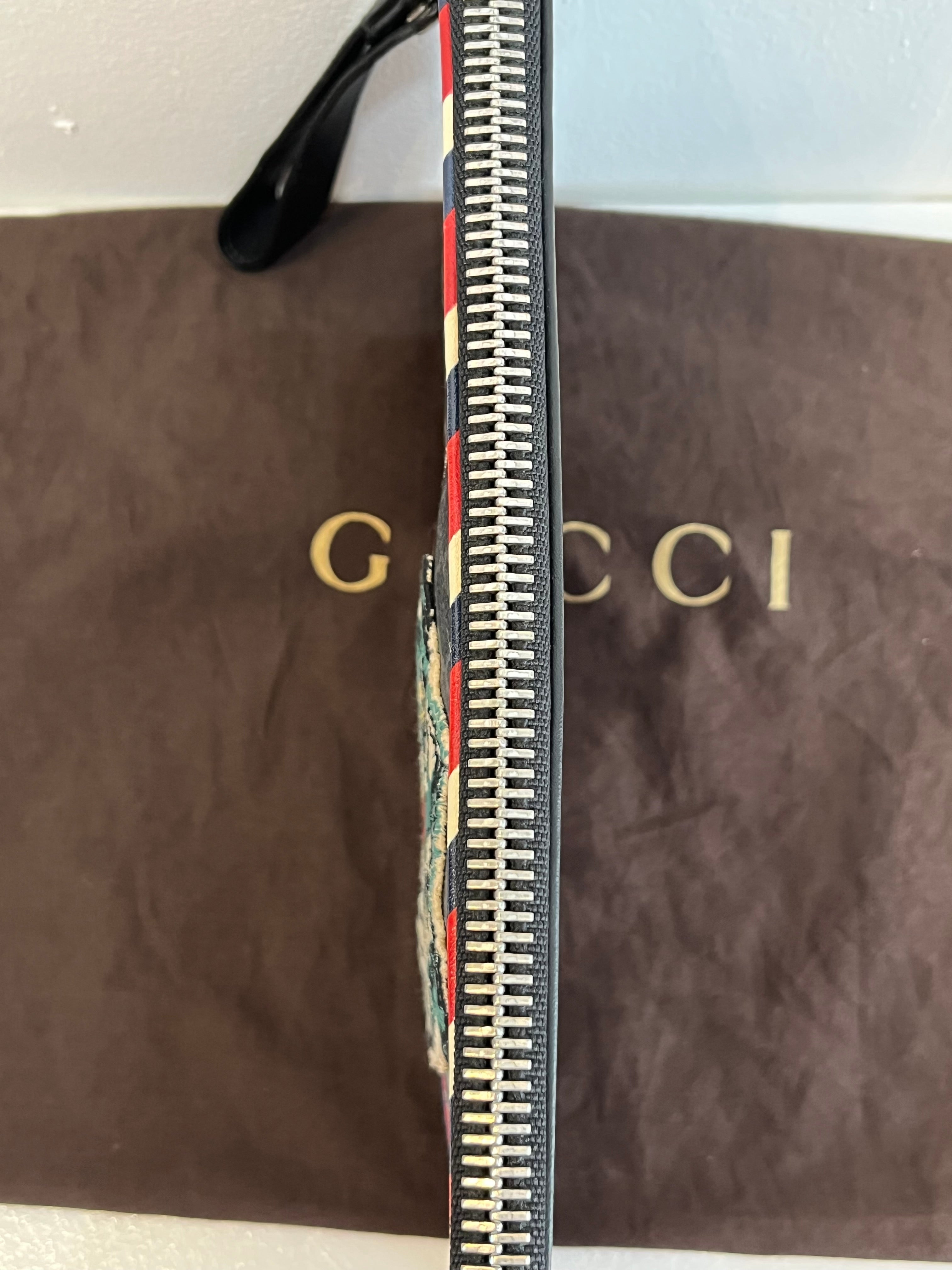 Gucci Night Courier GG Supreme Pouch