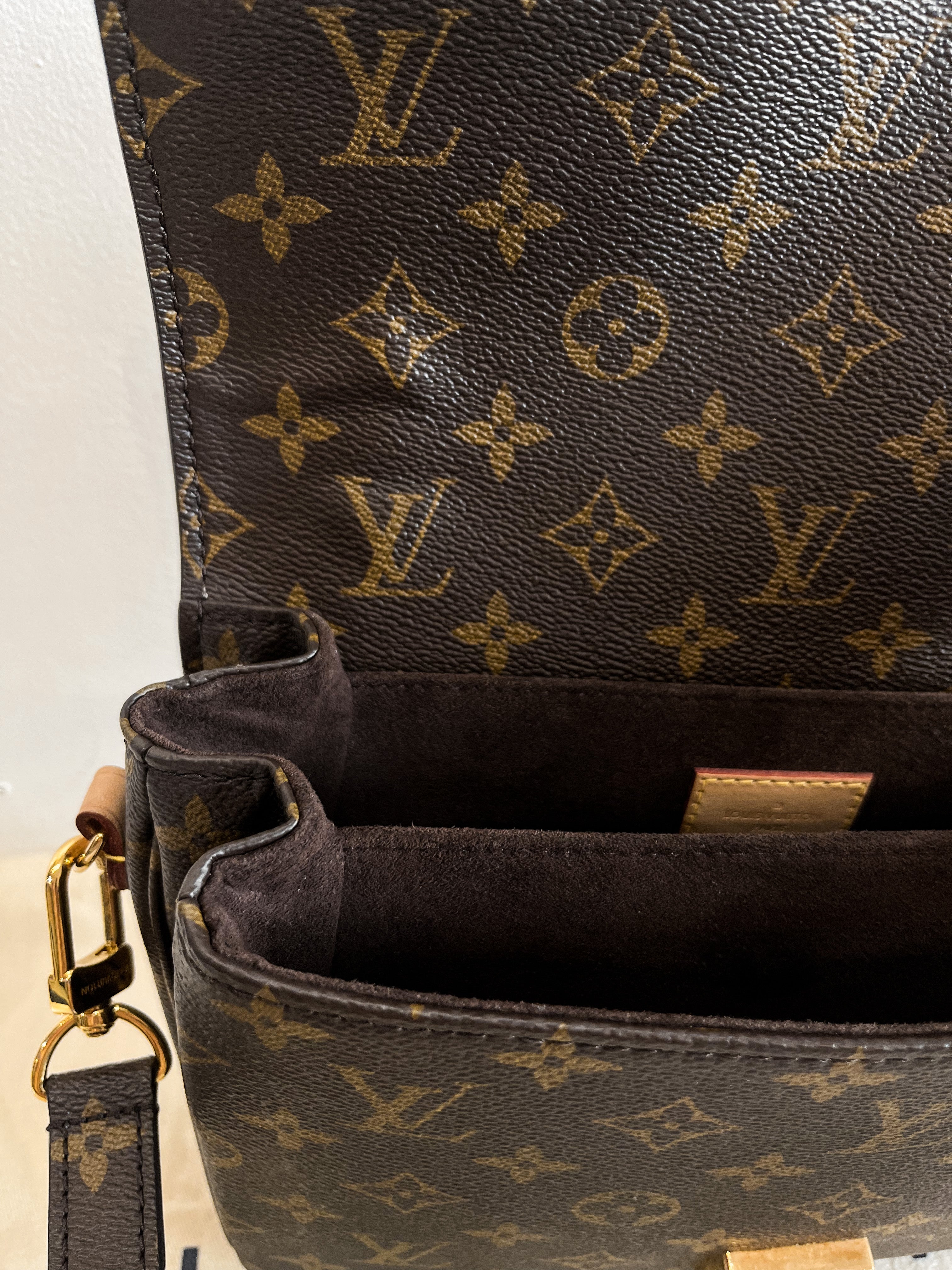 Louis Vuitton Monogram Pochette Metis