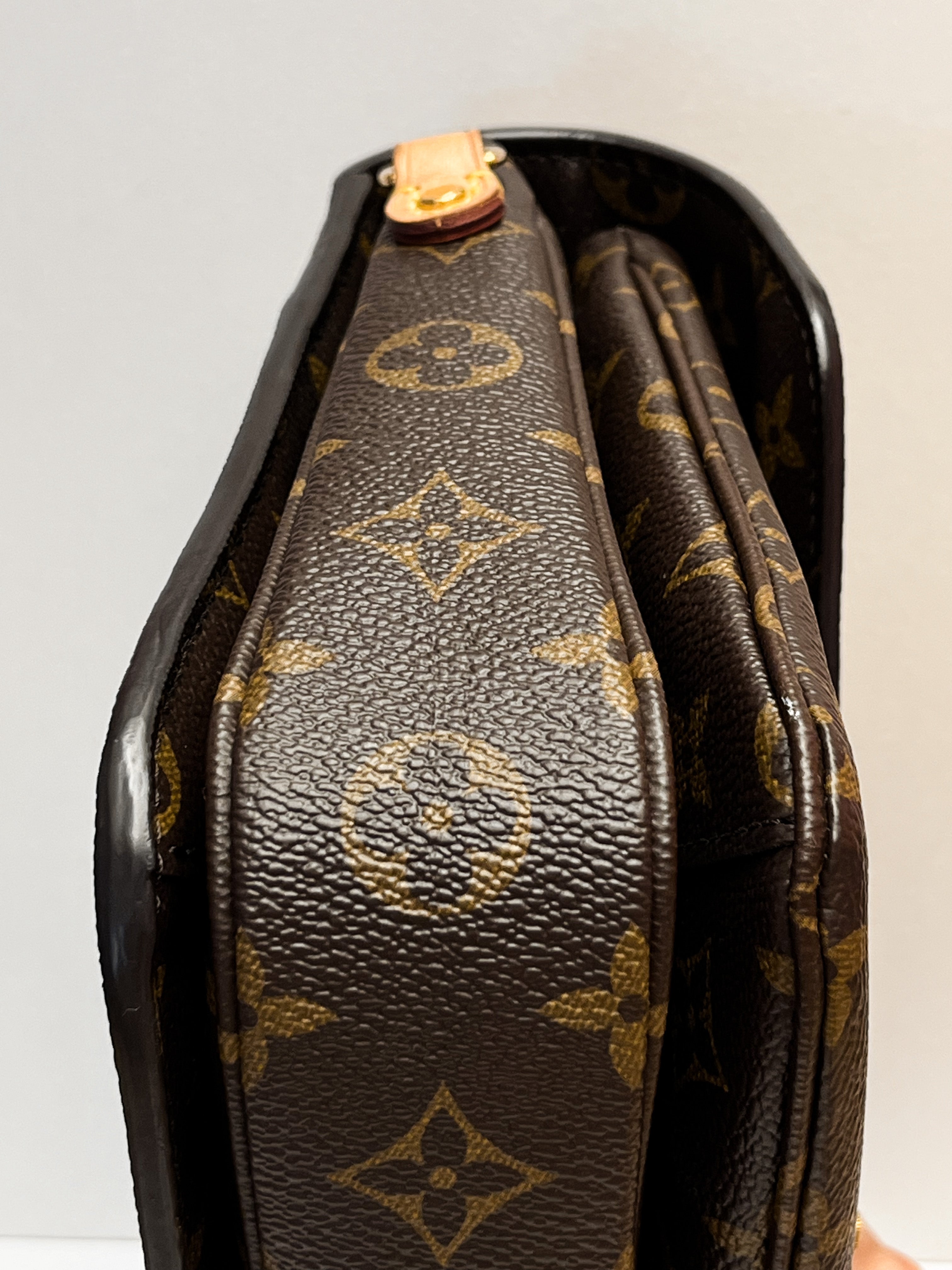 Louis Vuitton Monogram Pochette Metis
