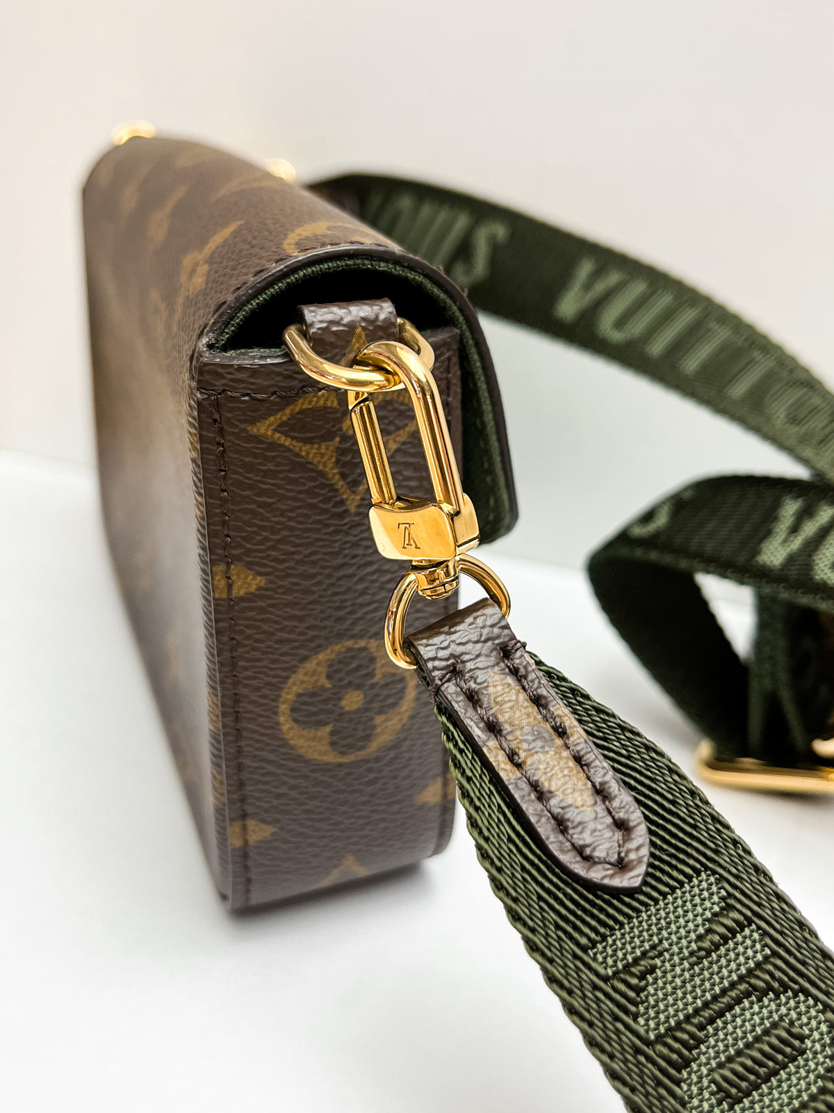 Louis Vuitton Monogram Félicie Strap & Go