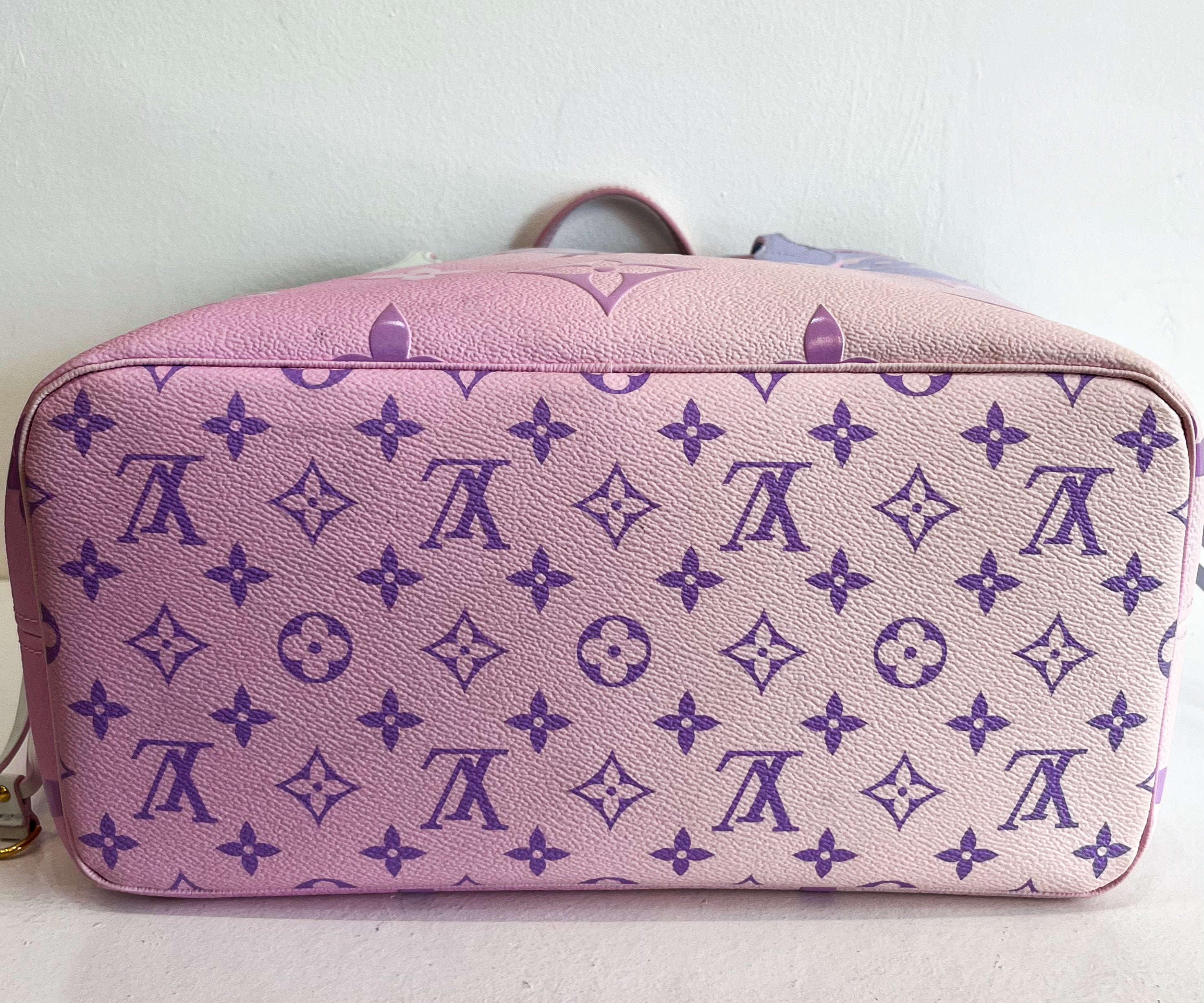 Louis Vuitton Neverfull MM Monogram Giant Spring In The City