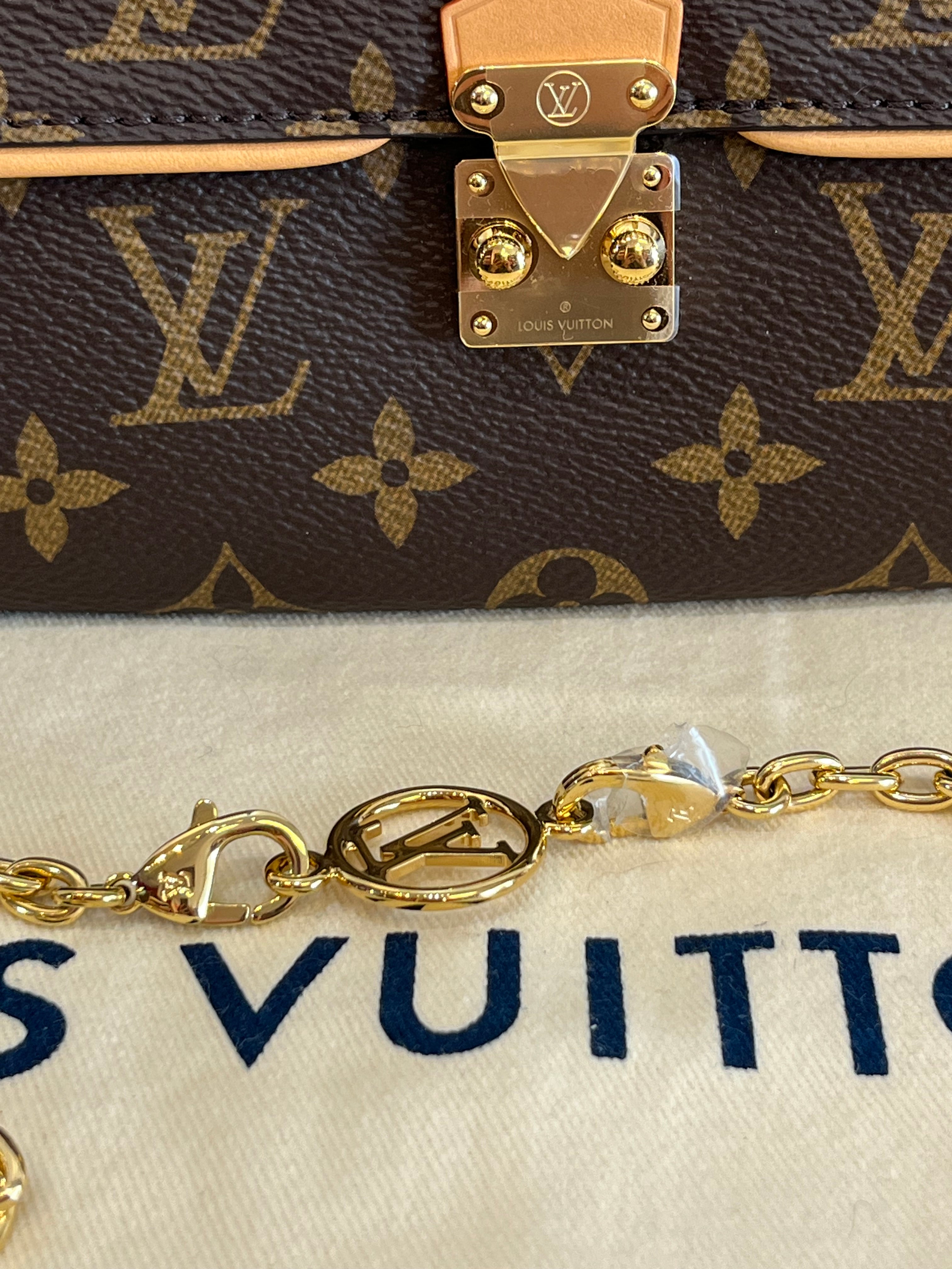 Louis Vuitton Pochette Camille