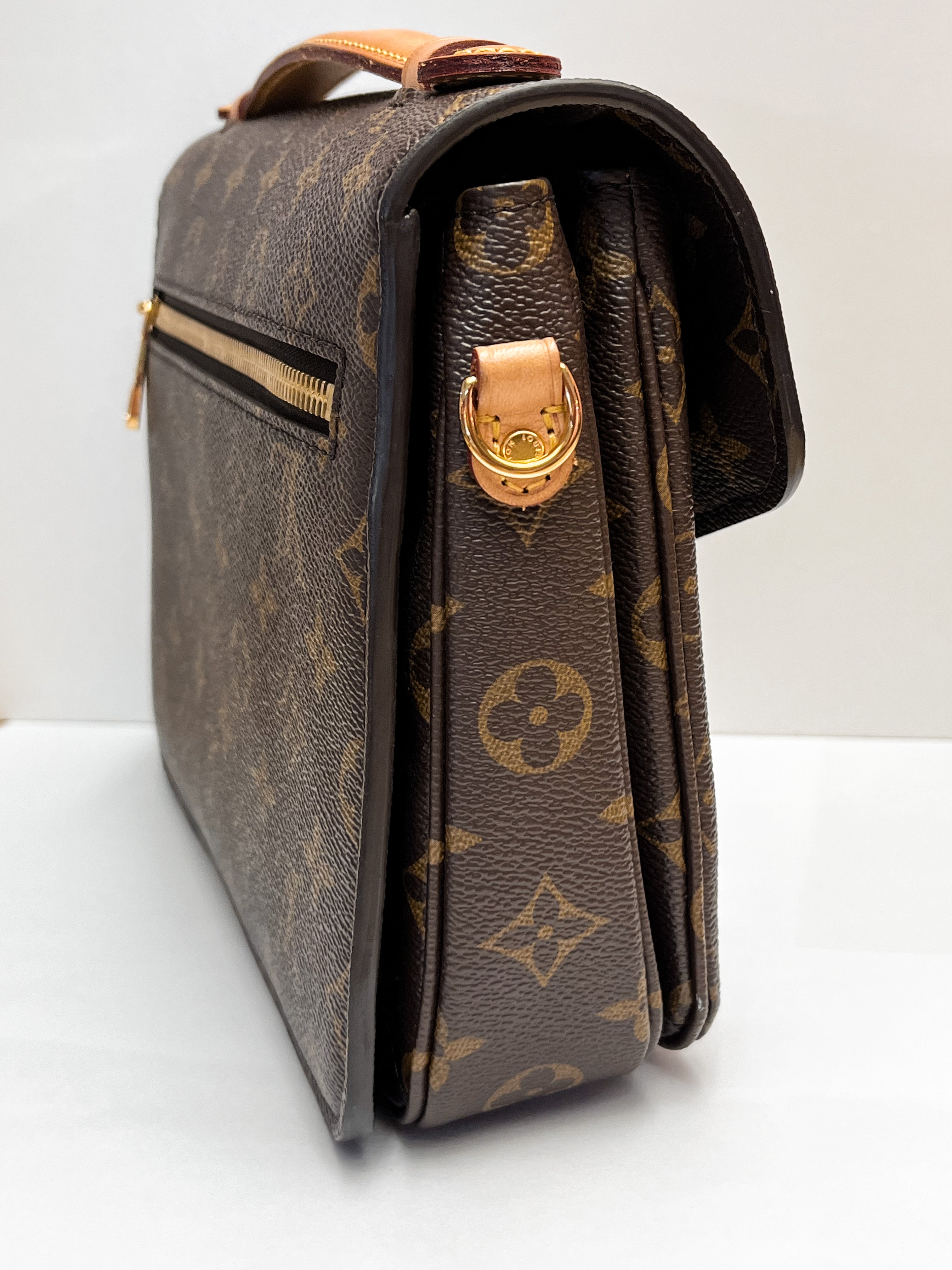 Louis Vuitton Monogram Pochette Metis
