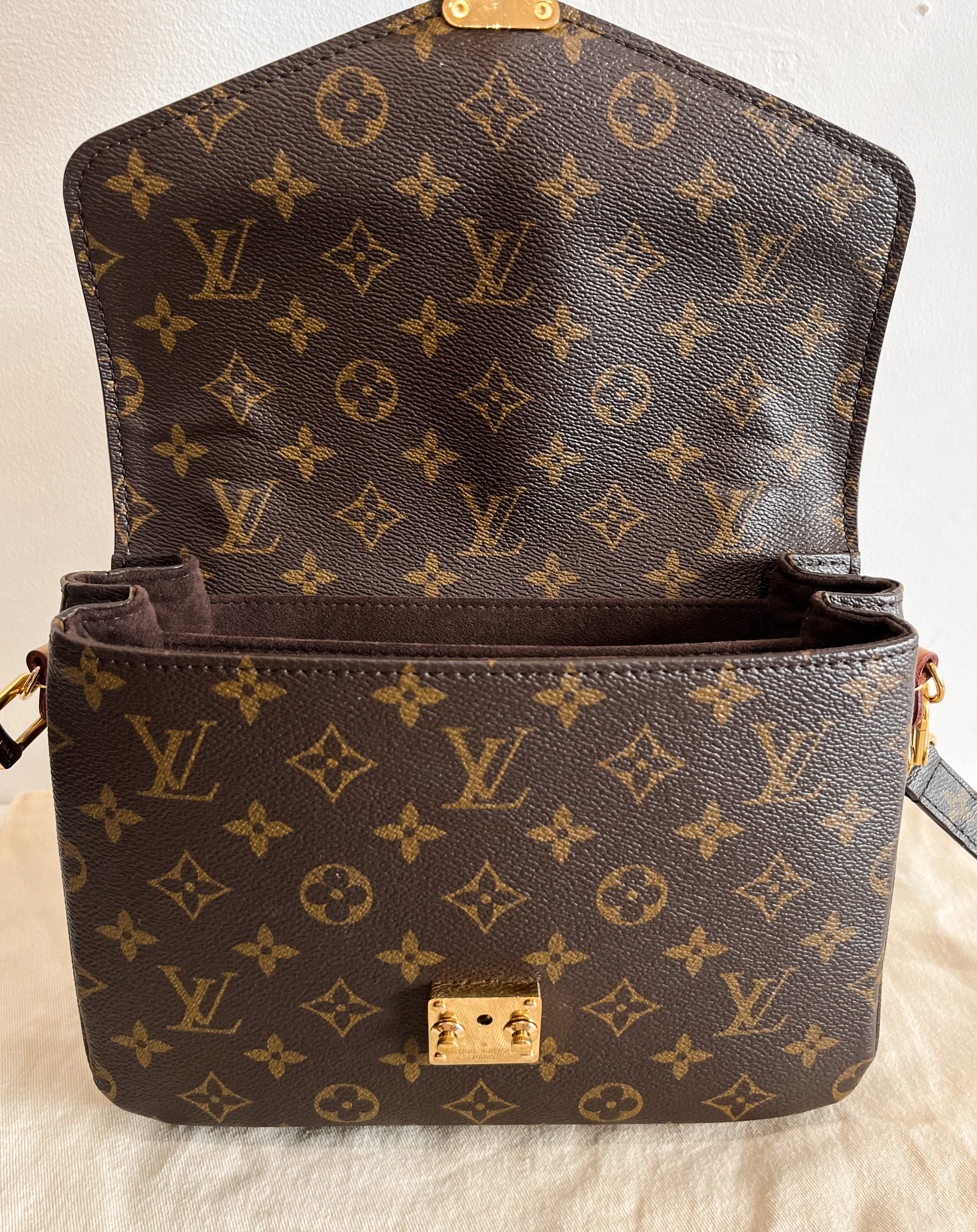 Louis Vuitton Monogram Pochette Metis