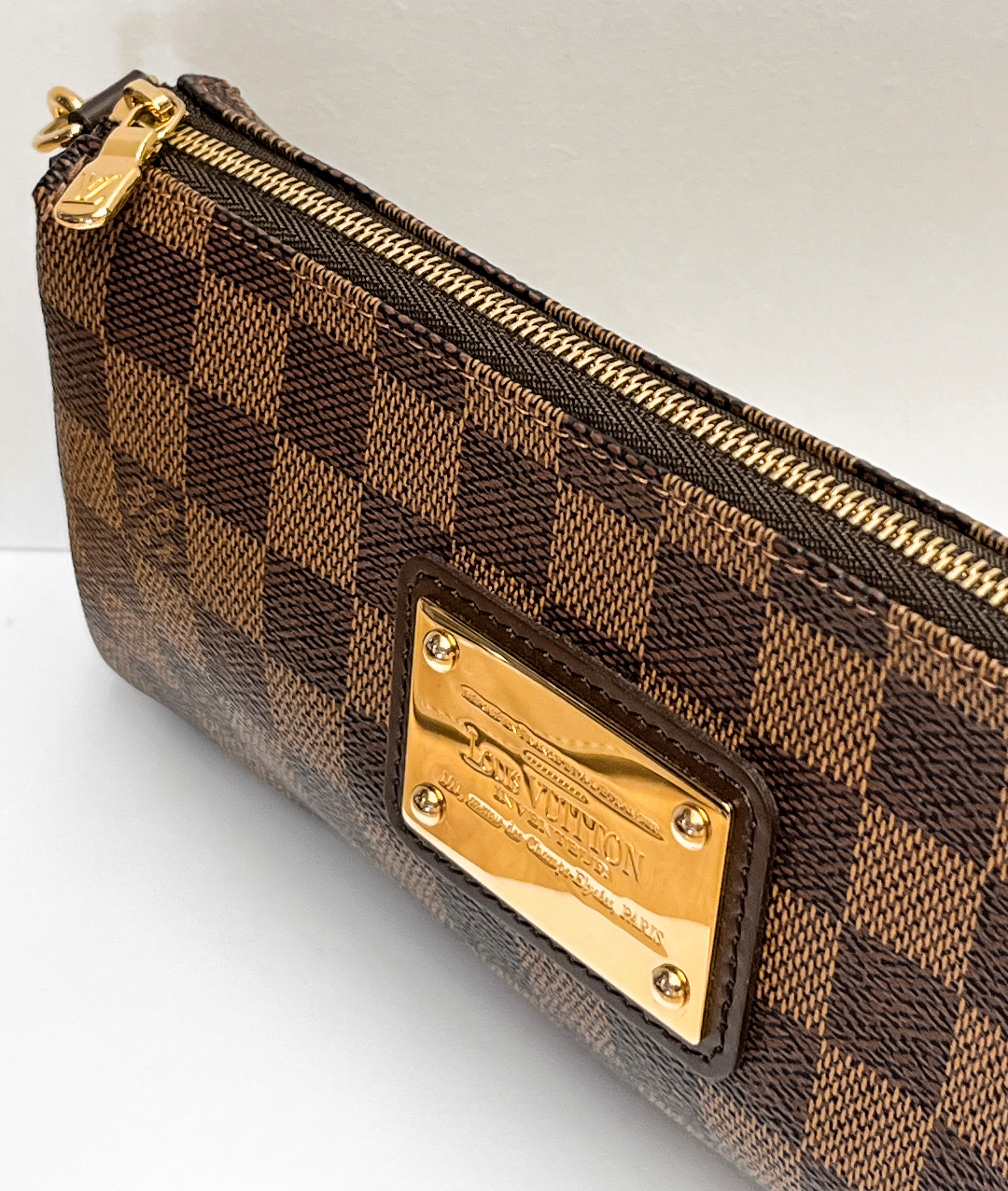 Louis Vuitton Damier Ebene Eva Clutch
