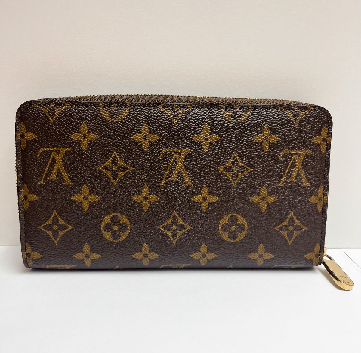 Louis Vuitton Monogram Zippy Organizer Wallet