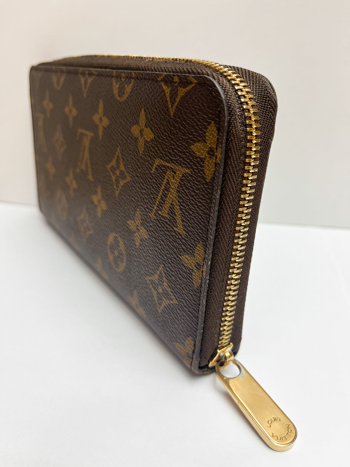 Louis Vuitton Monogram Zippy Organizer Wallet