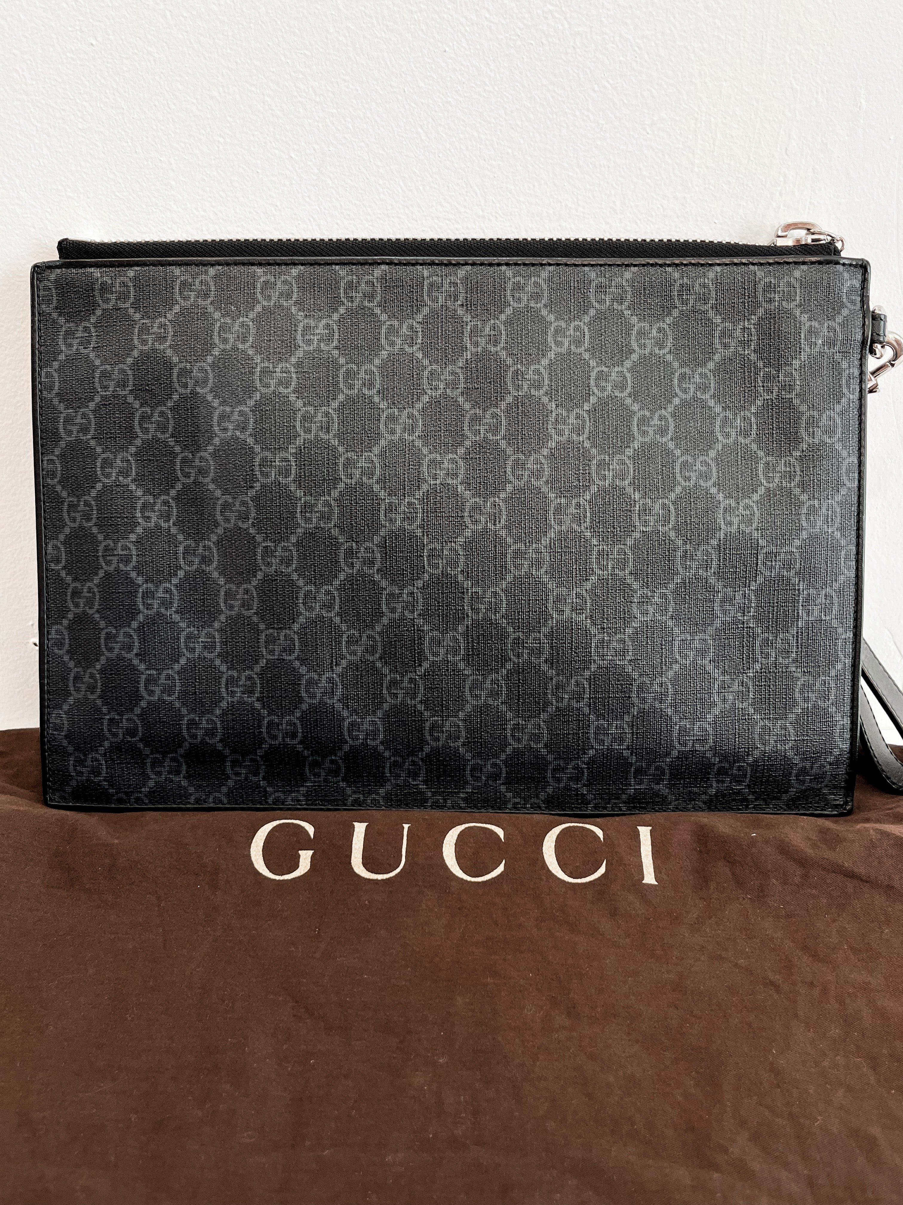 Gucci Night Courier GG Supreme Pouch